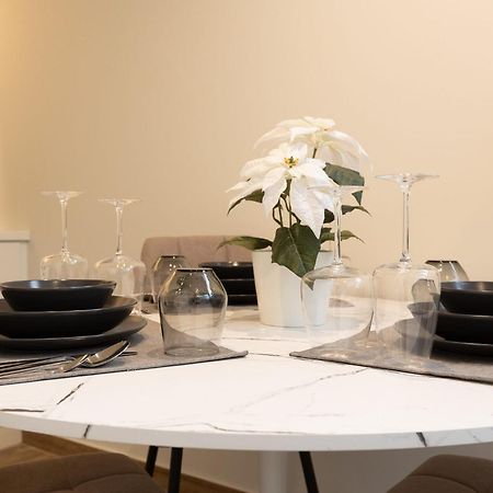 Acropolis Local Loft Apartment Athena Bagian luar foto