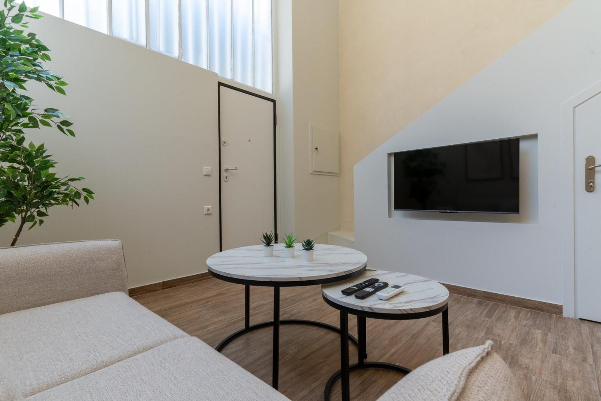Acropolis Local Loft Apartment Athena Bagian luar foto