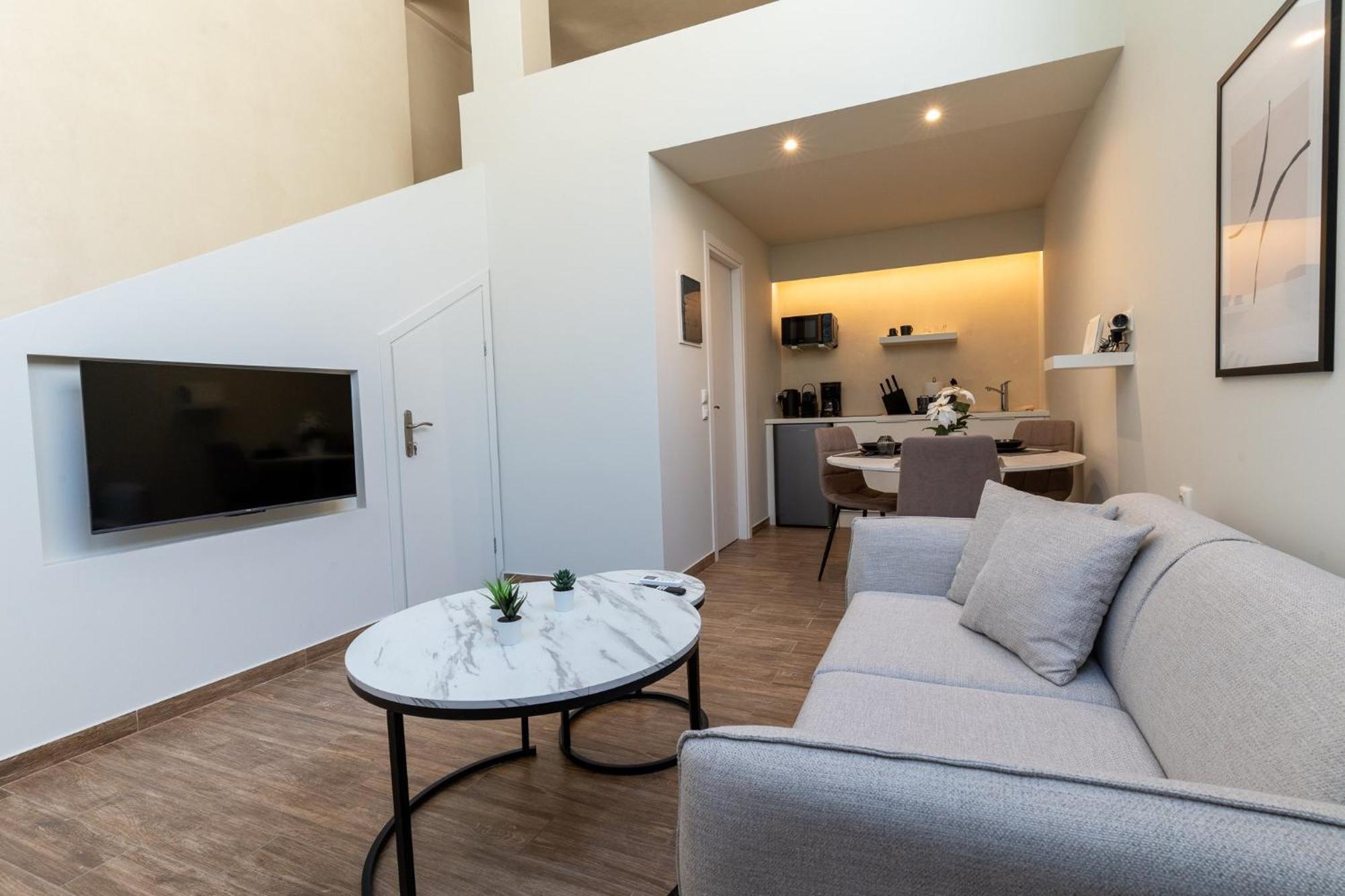 Acropolis Local Loft Apartment Athena Bagian luar foto