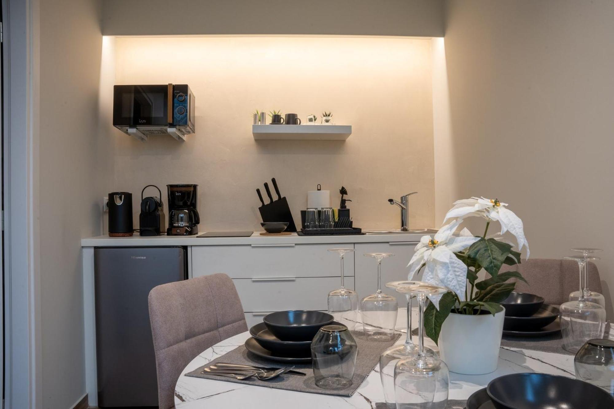 Acropolis Local Loft Apartment Athena Bagian luar foto